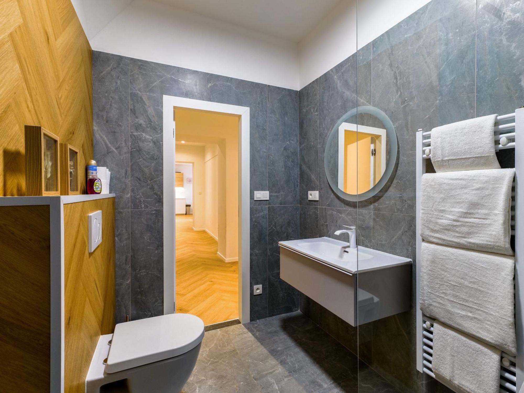 Hviezdoslavova Apartments, Trnava Centre, Parking Available ภายนอก รูปภาพ