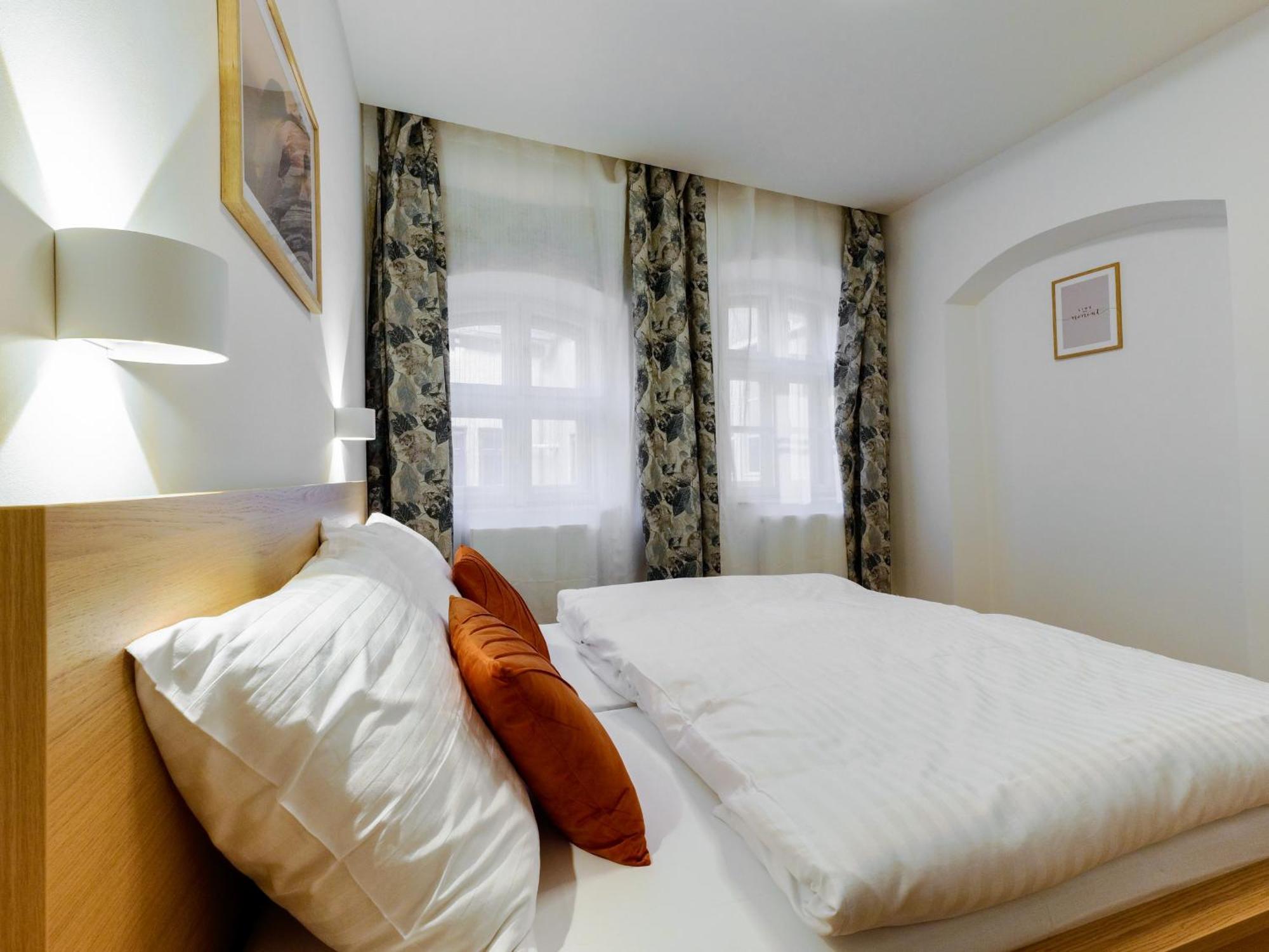 Hviezdoslavova Apartments, Trnava Centre, Parking Available ภายนอก รูปภาพ