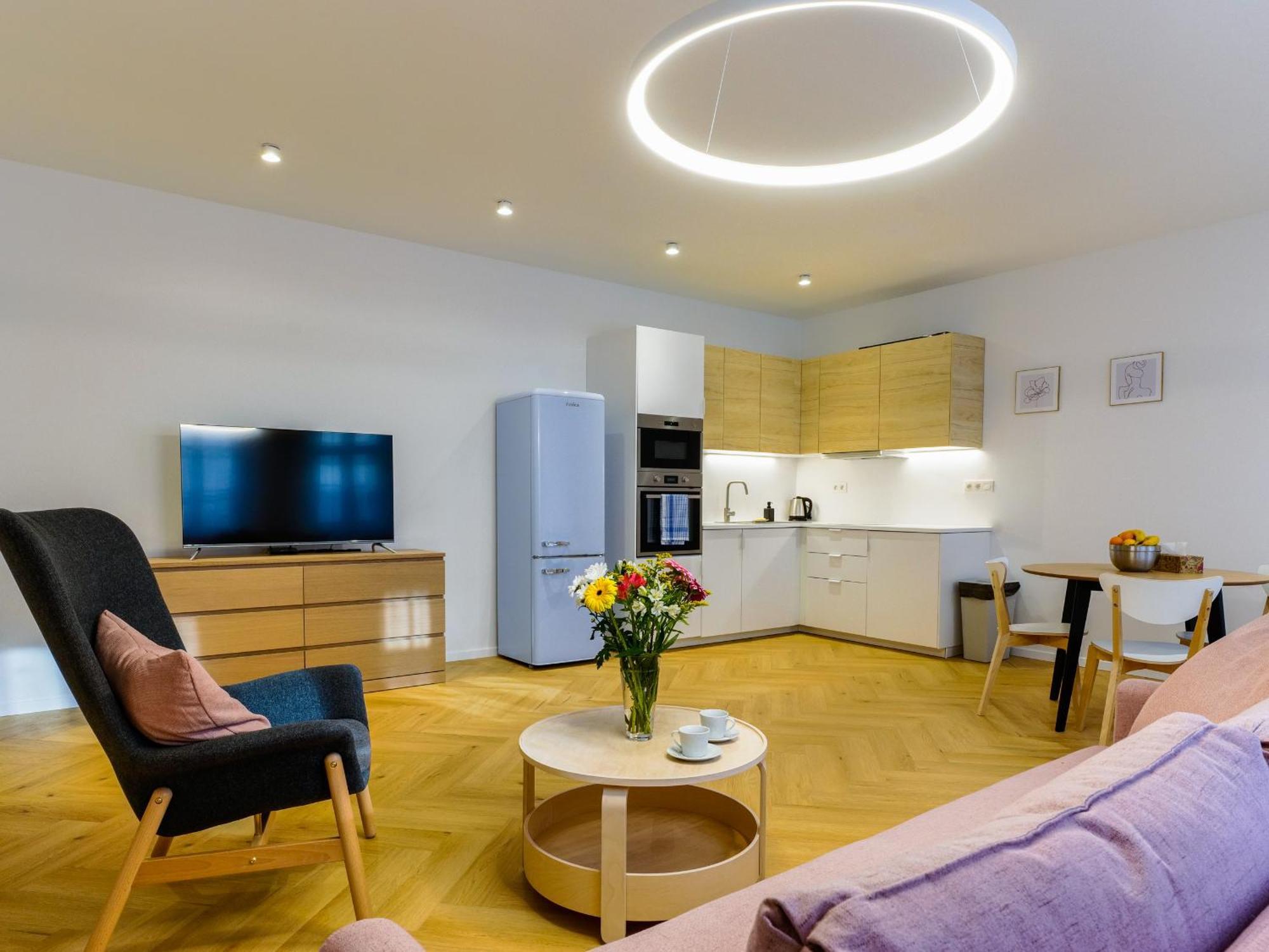 Hviezdoslavova Apartments, Trnava Centre, Parking Available ภายนอก รูปภาพ