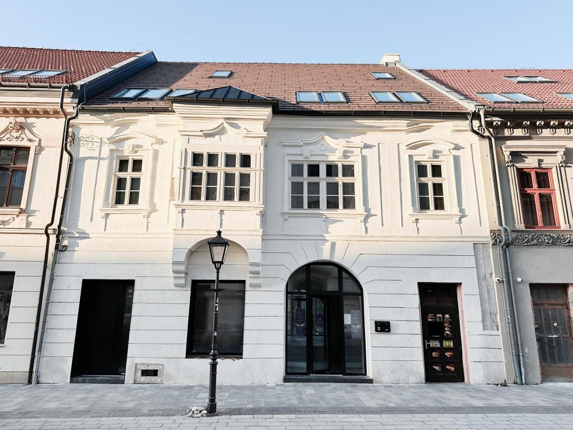 Hviezdoslavova Apartments, Trnava Centre, Parking Available ภายนอก รูปภาพ