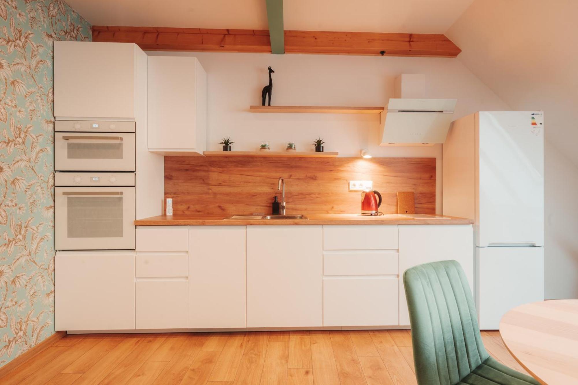 Hviezdoslavova Apartments, Trnava Centre, Parking Available ภายนอก รูปภาพ