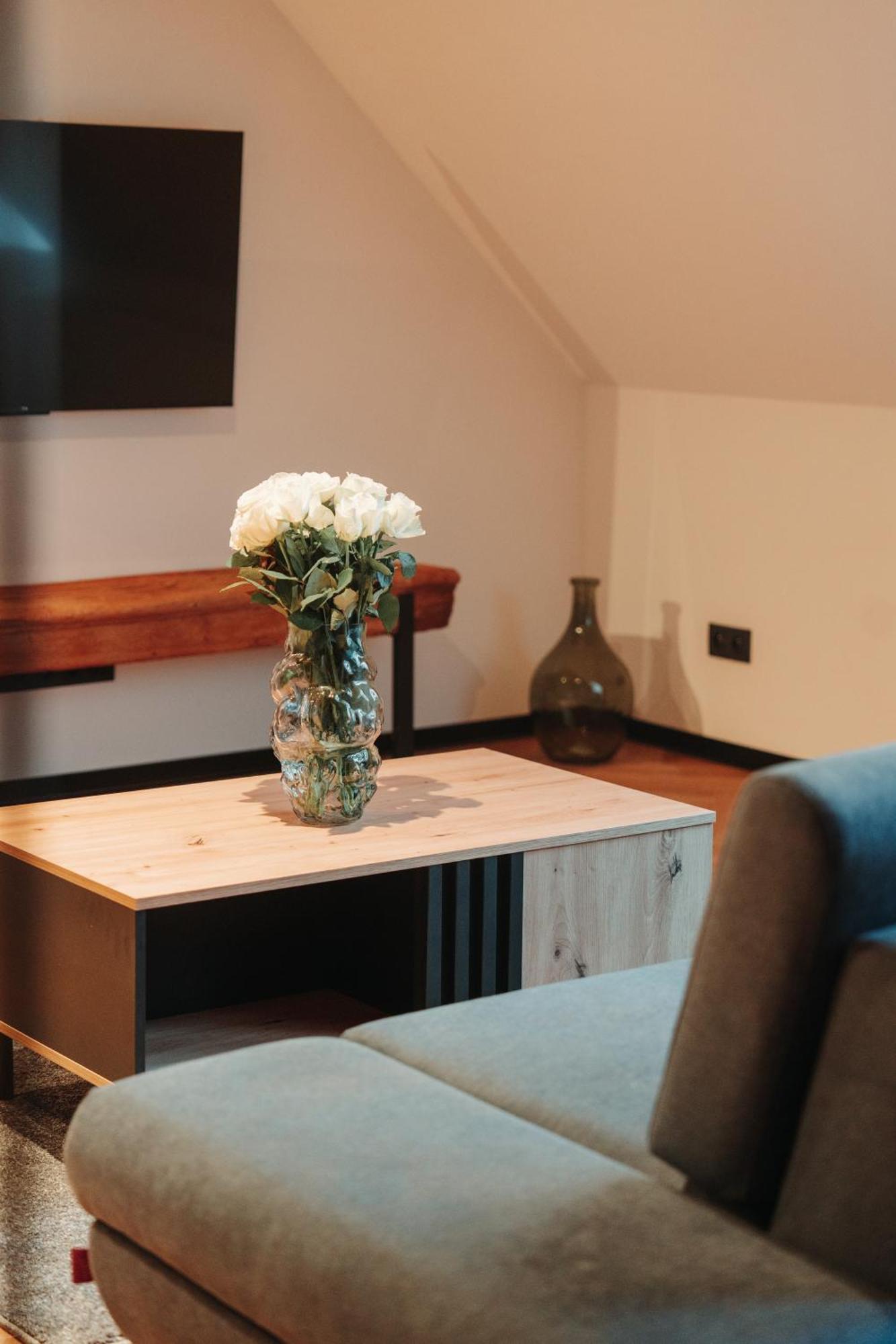 Hviezdoslavova Apartments, Trnava Centre, Parking Available ภายนอก รูปภาพ