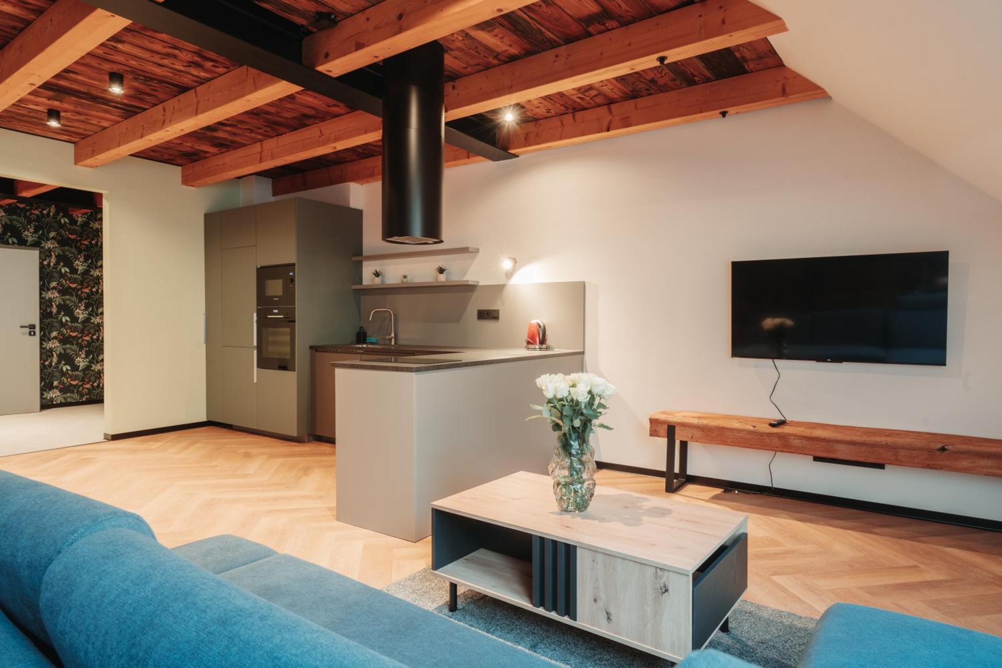 Hviezdoslavova Apartments, Trnava Centre, Parking Available ภายนอก รูปภาพ