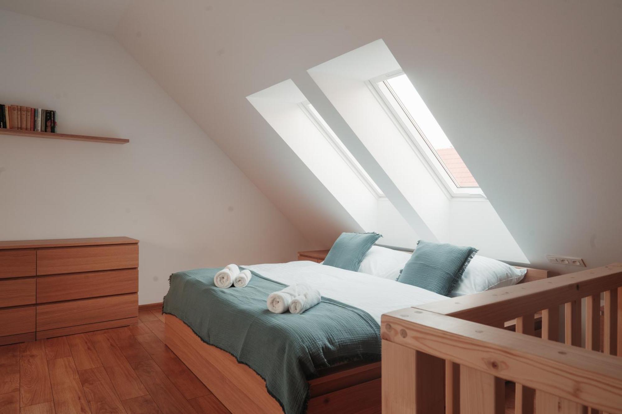 Hviezdoslavova Apartments, Trnava Centre, Parking Available ภายนอก รูปภาพ