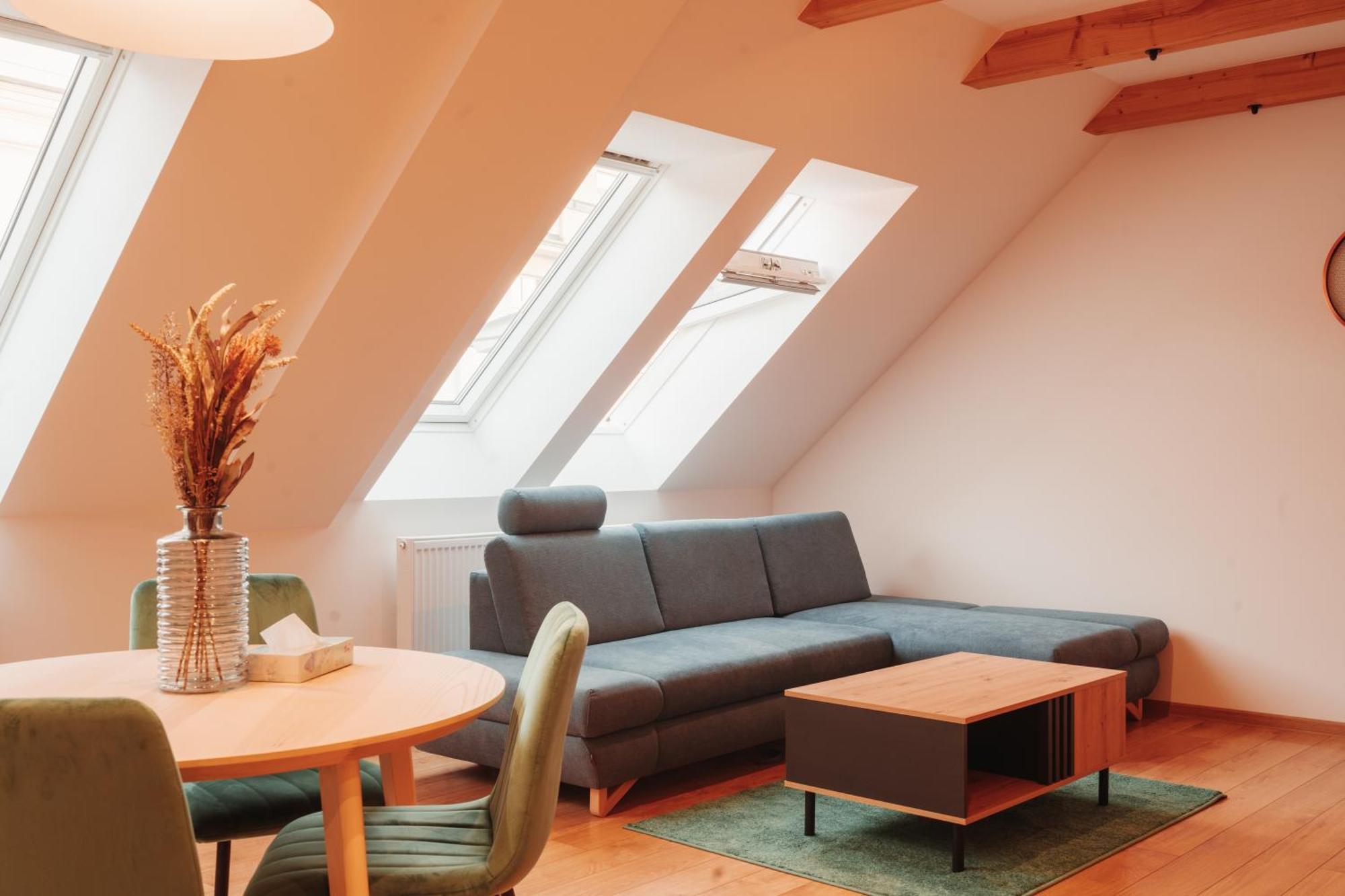 Hviezdoslavova Apartments, Trnava Centre, Parking Available ภายนอก รูปภาพ