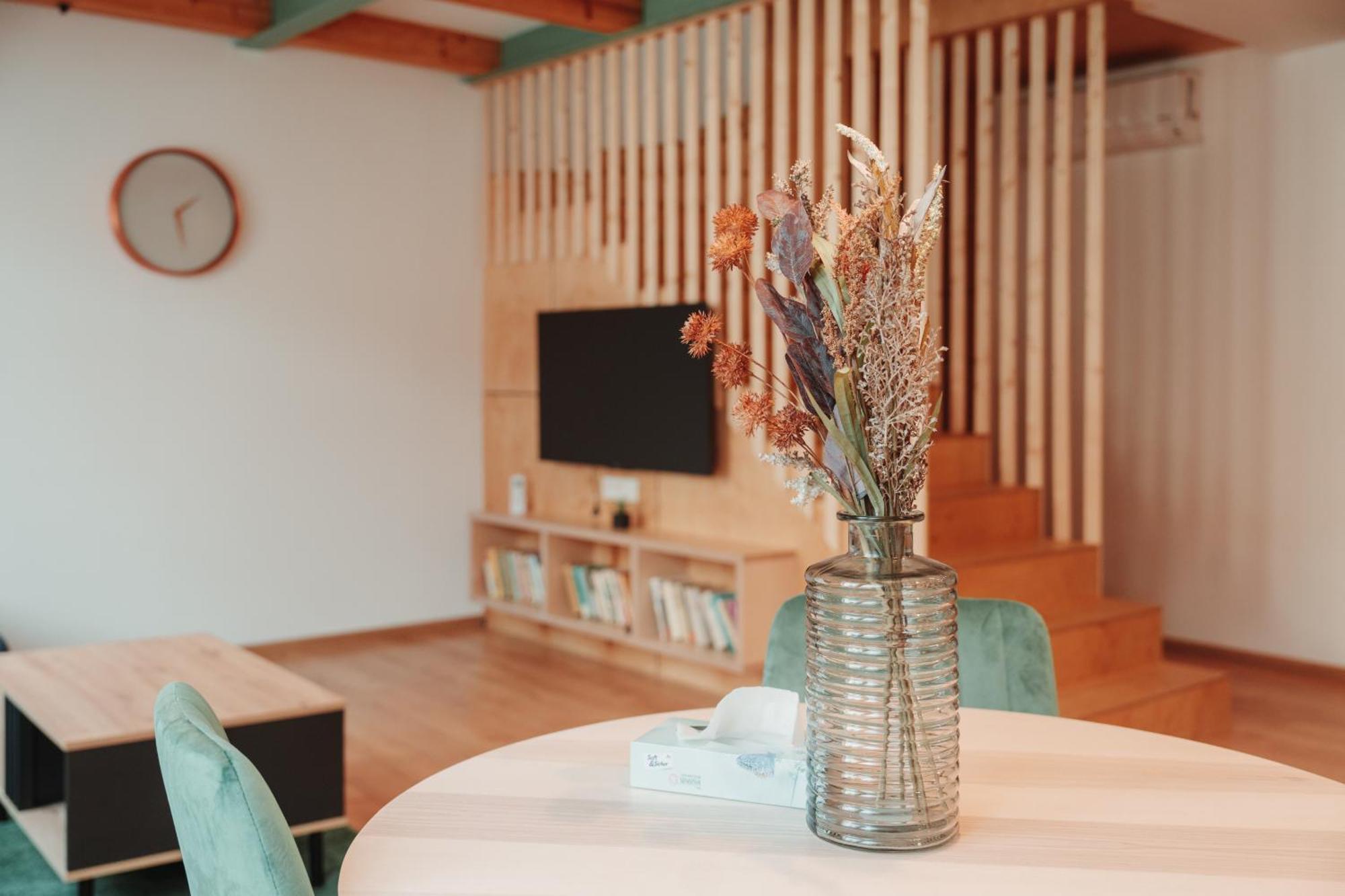 Hviezdoslavova Apartments, Trnava Centre, Parking Available ภายนอก รูปภาพ