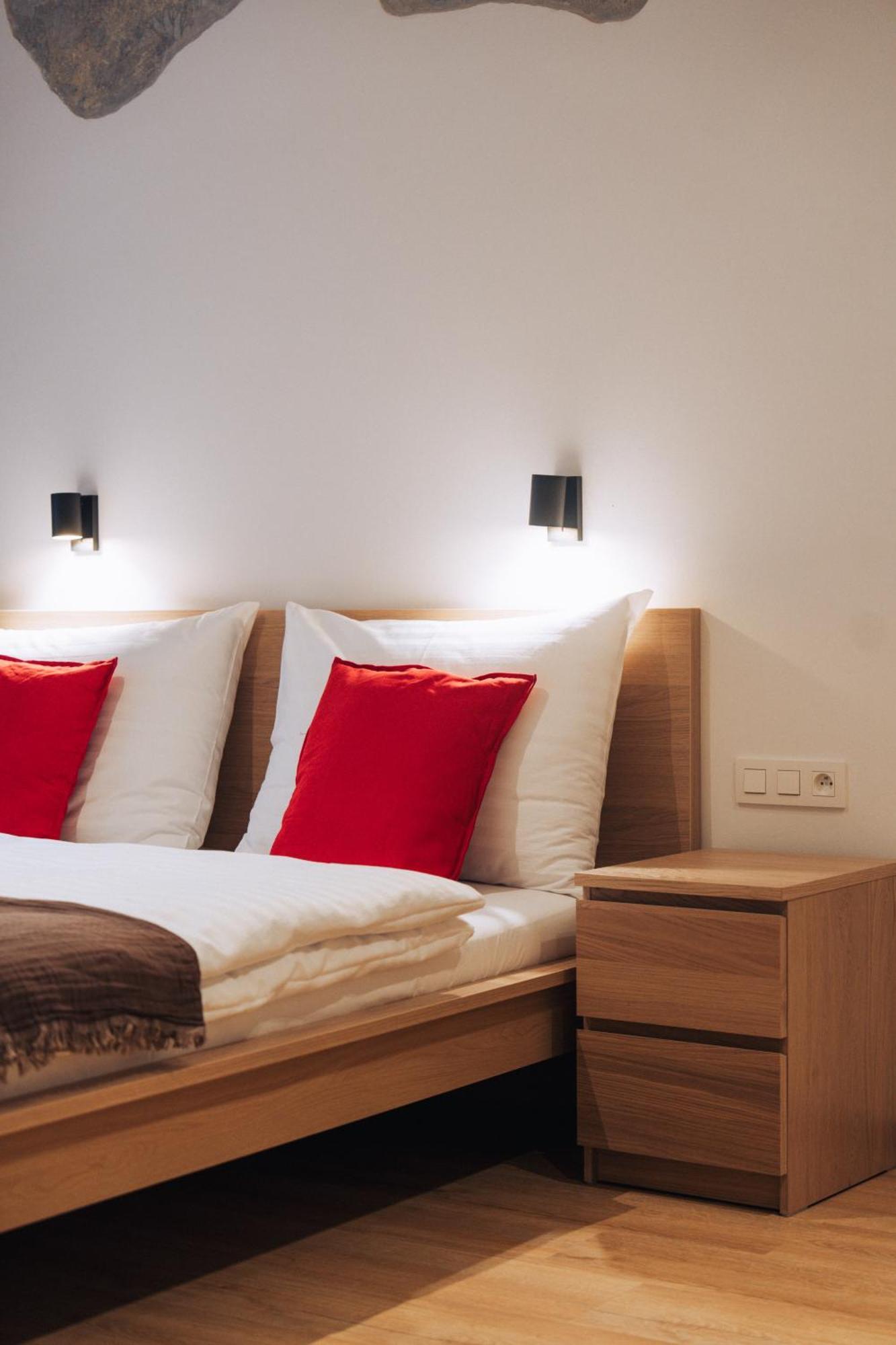 Hviezdoslavova Apartments, Trnava Centre, Parking Available ภายนอก รูปภาพ