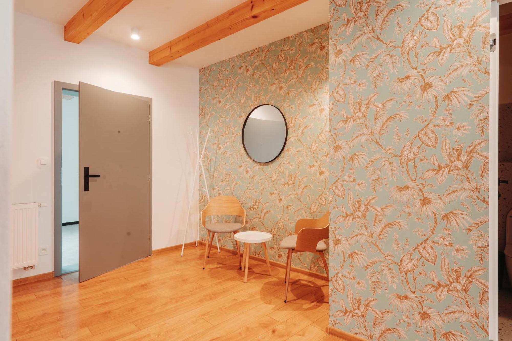 Hviezdoslavova Apartments, Trnava Centre, Parking Available ภายนอก รูปภาพ